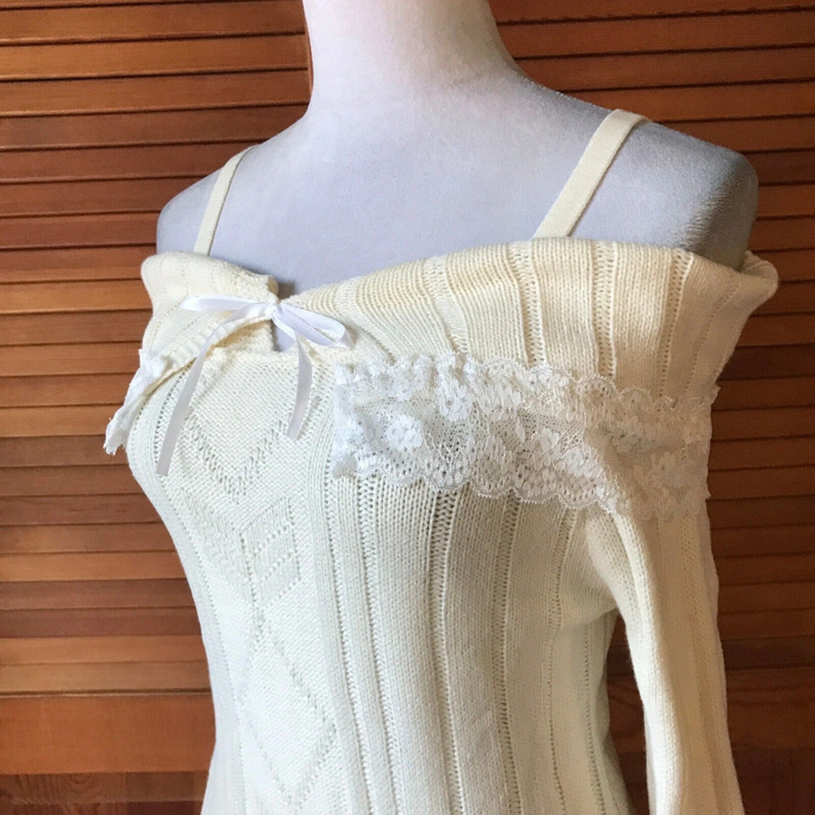 Victorian Lolita Kawaii J-fashion Ivory Fold-Over White Lace Sweater