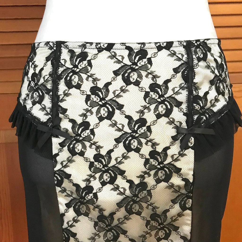Vintage Lip Service Vaudeville Vamps Gothic Victorian Coquette Ivory Skirt