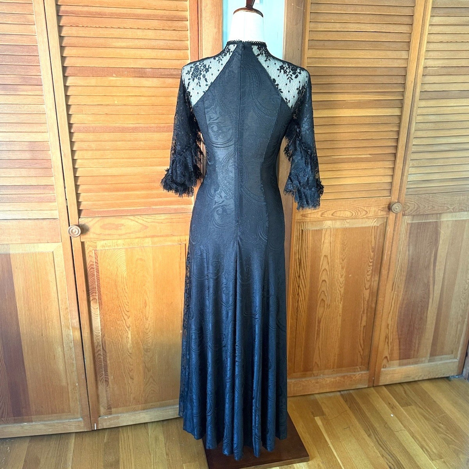 Devil Fashion Gothic Victorian 1930s 'Birds of a Feather' Lace Maxi Gown Dress