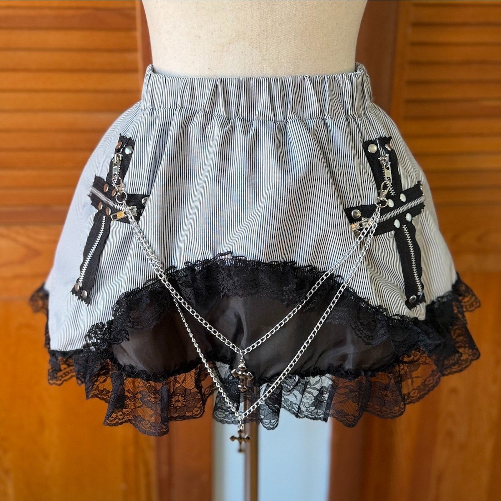 ACDC Rag Lolita EGL Goth Punk Emo Gray Black Zipper Cross Chain Lace Trim Skirt