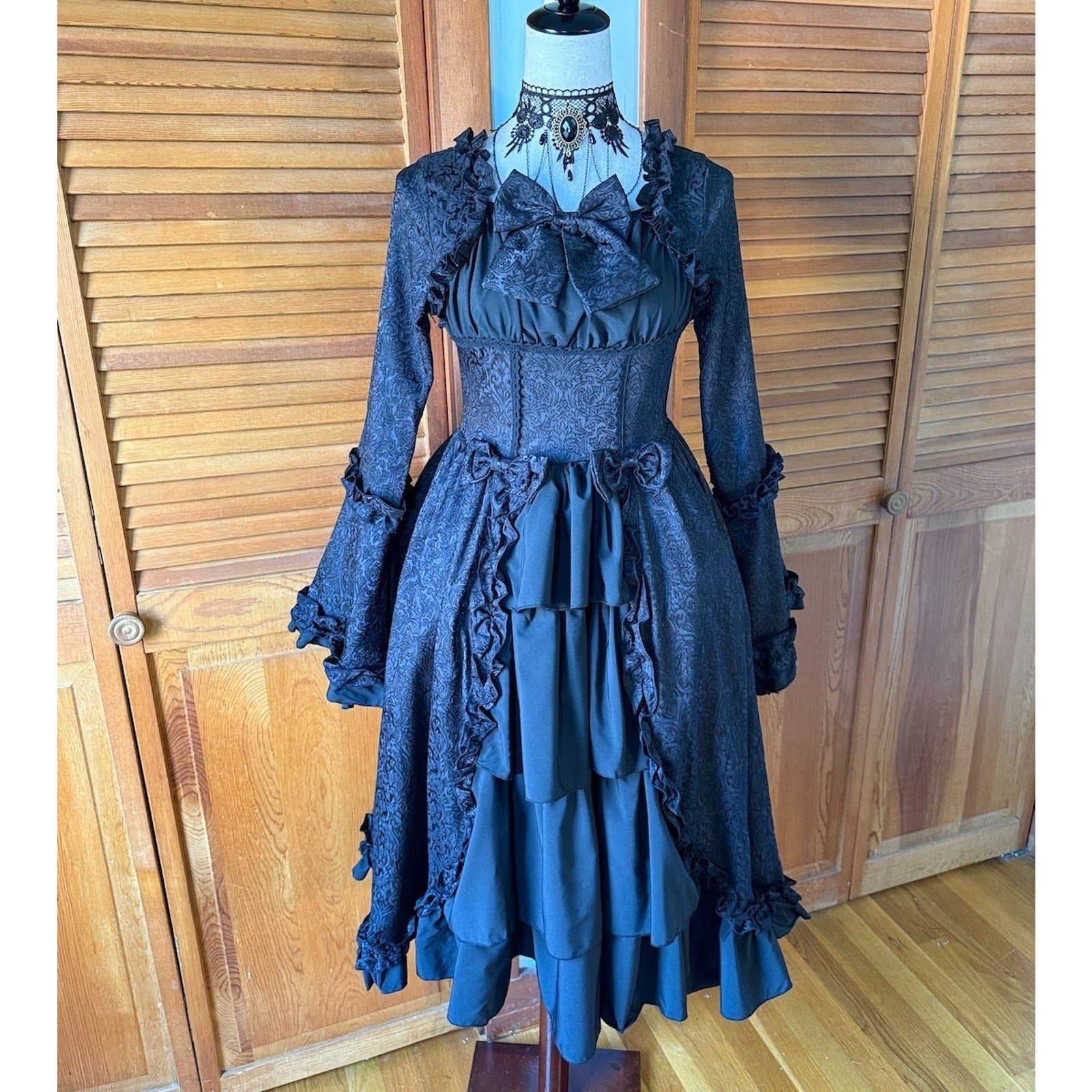 Dark Marie Antoinette II Gothic Lolita Victorian Cosplay Vkei Gown w/ Bows S