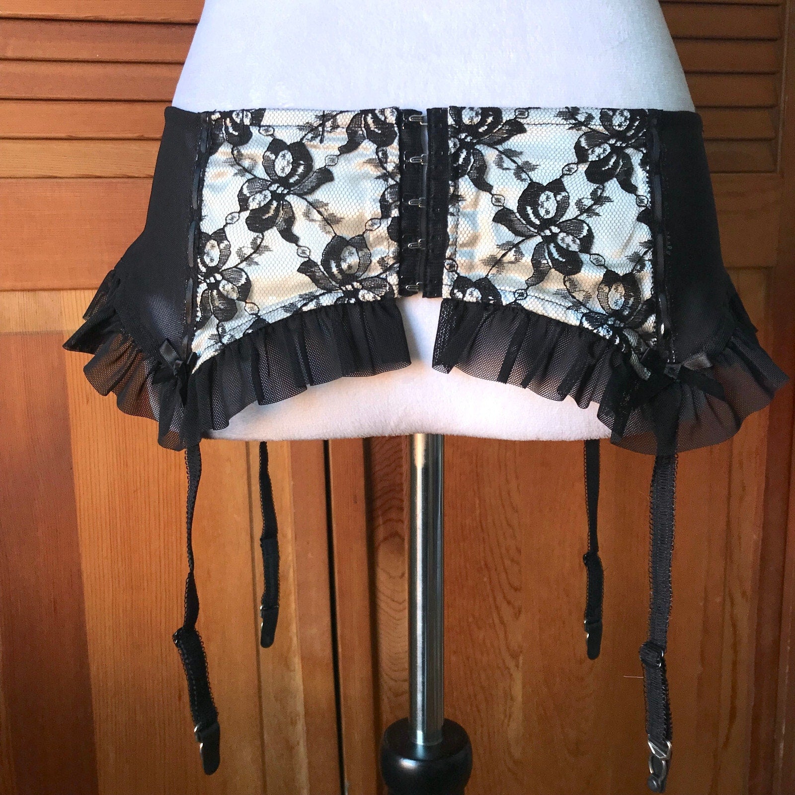 Vintage Lip Service Vaudeville Vamps Gothic Victorian Ivory Garter Belt