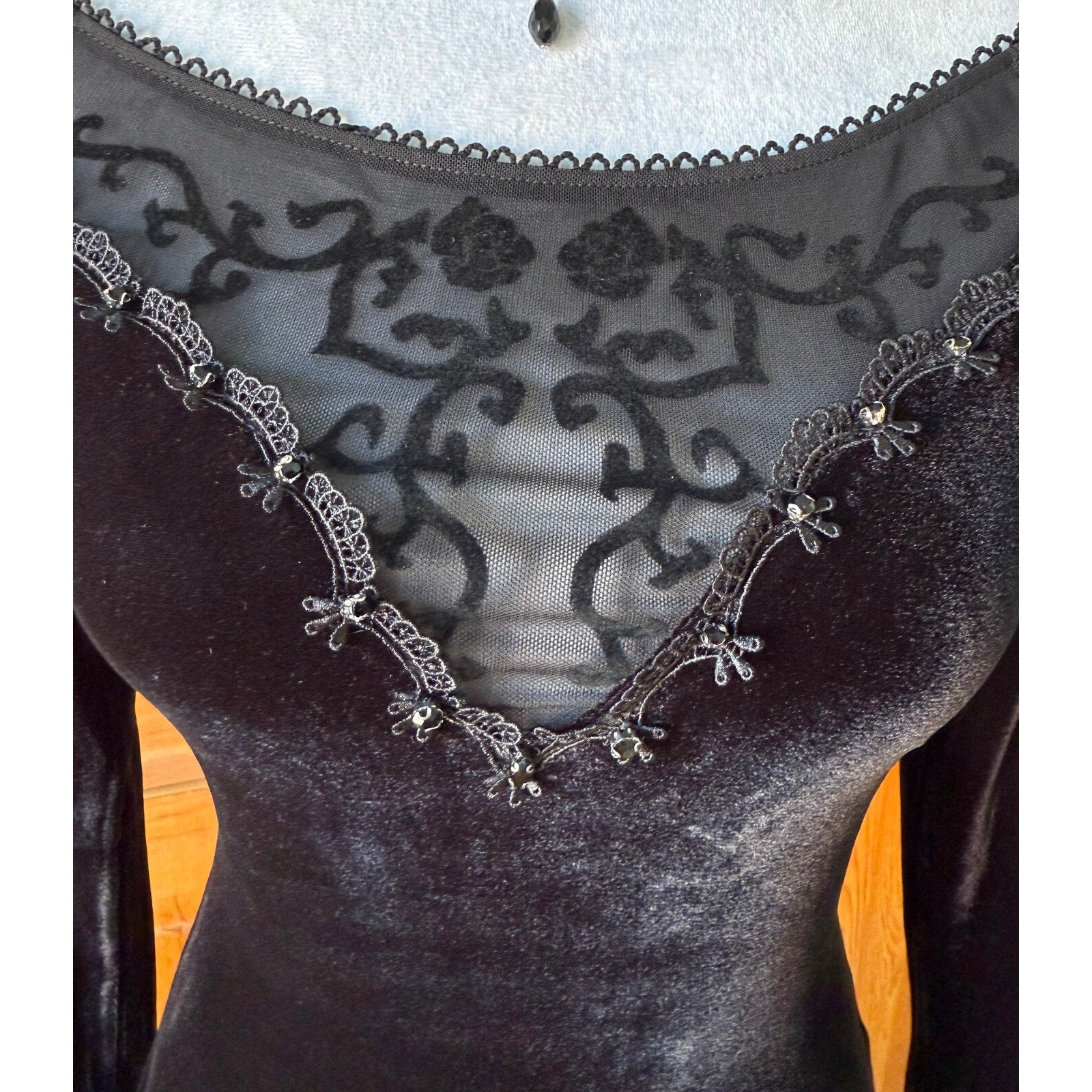 Devil Fashion Gothic Victorian Black Velvet Rose Diva Long Sleeve Top