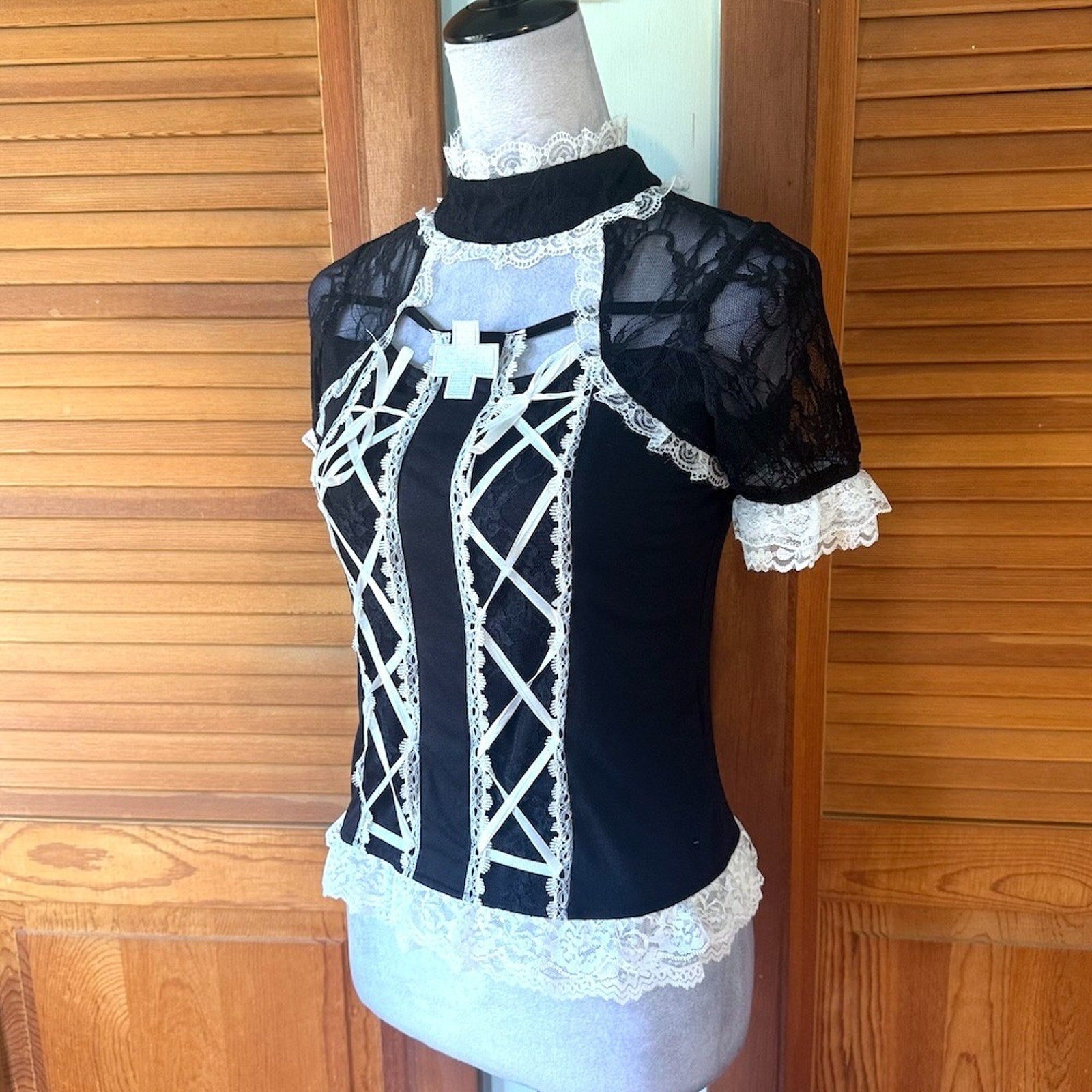 ACDC Rag J-fashion Gyaru Harajuku Dollcore Himekaji Black Lace Up Cross Top