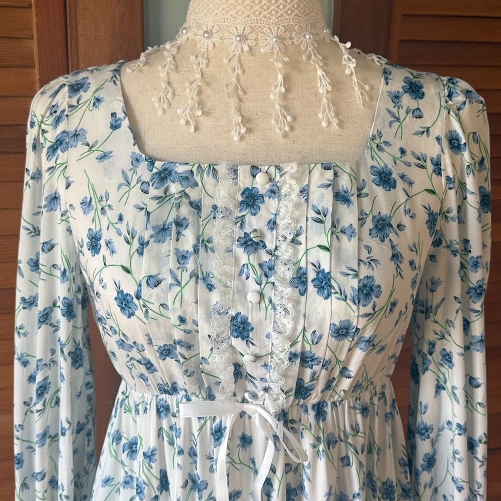 Bodyline J-fashion Gyaru Fairycore Kawaii Dolly White & Blue Floral Dress