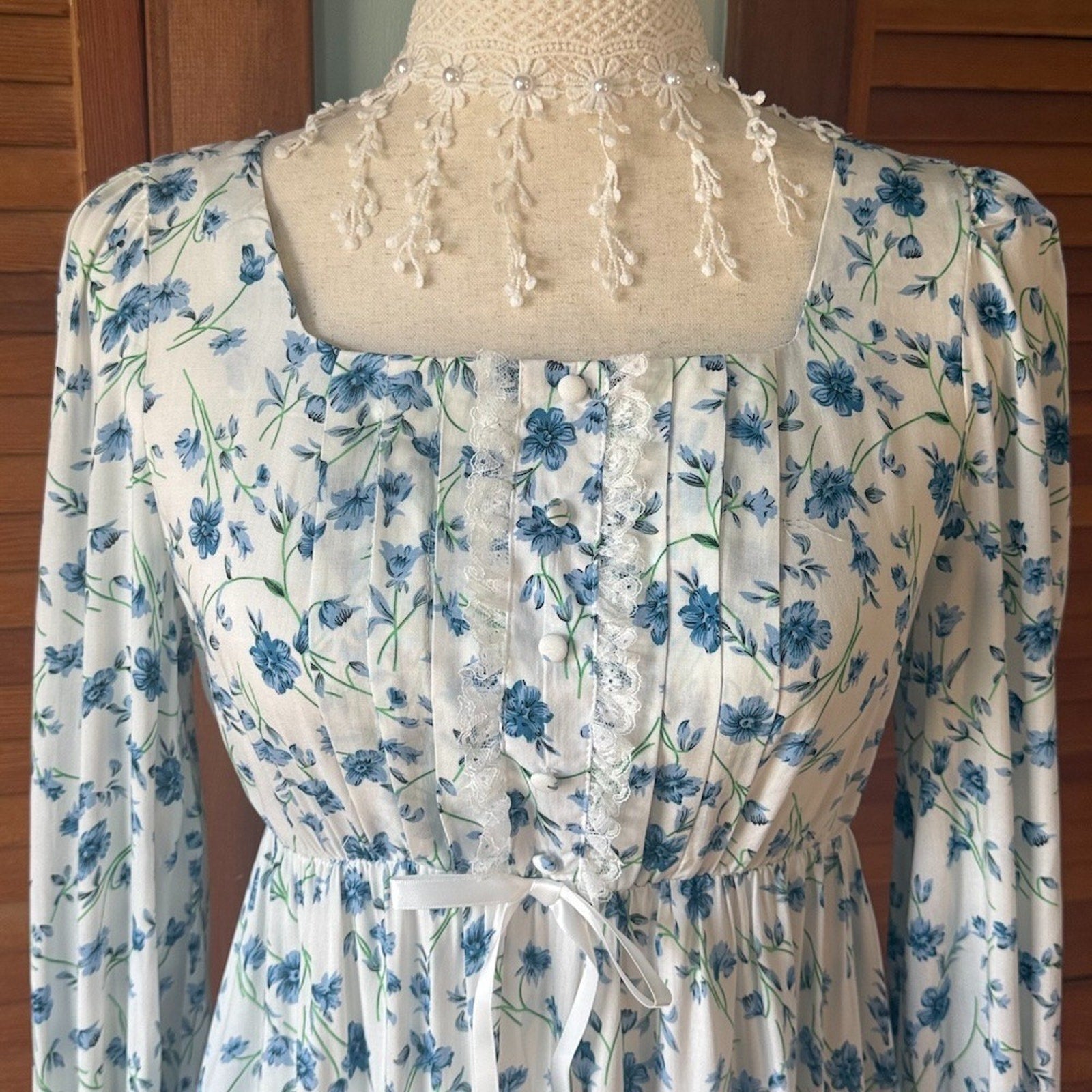 Bodyline J-fashion Gyaru Fairycore Kawaii Dolly White & Blue Floral Dress
