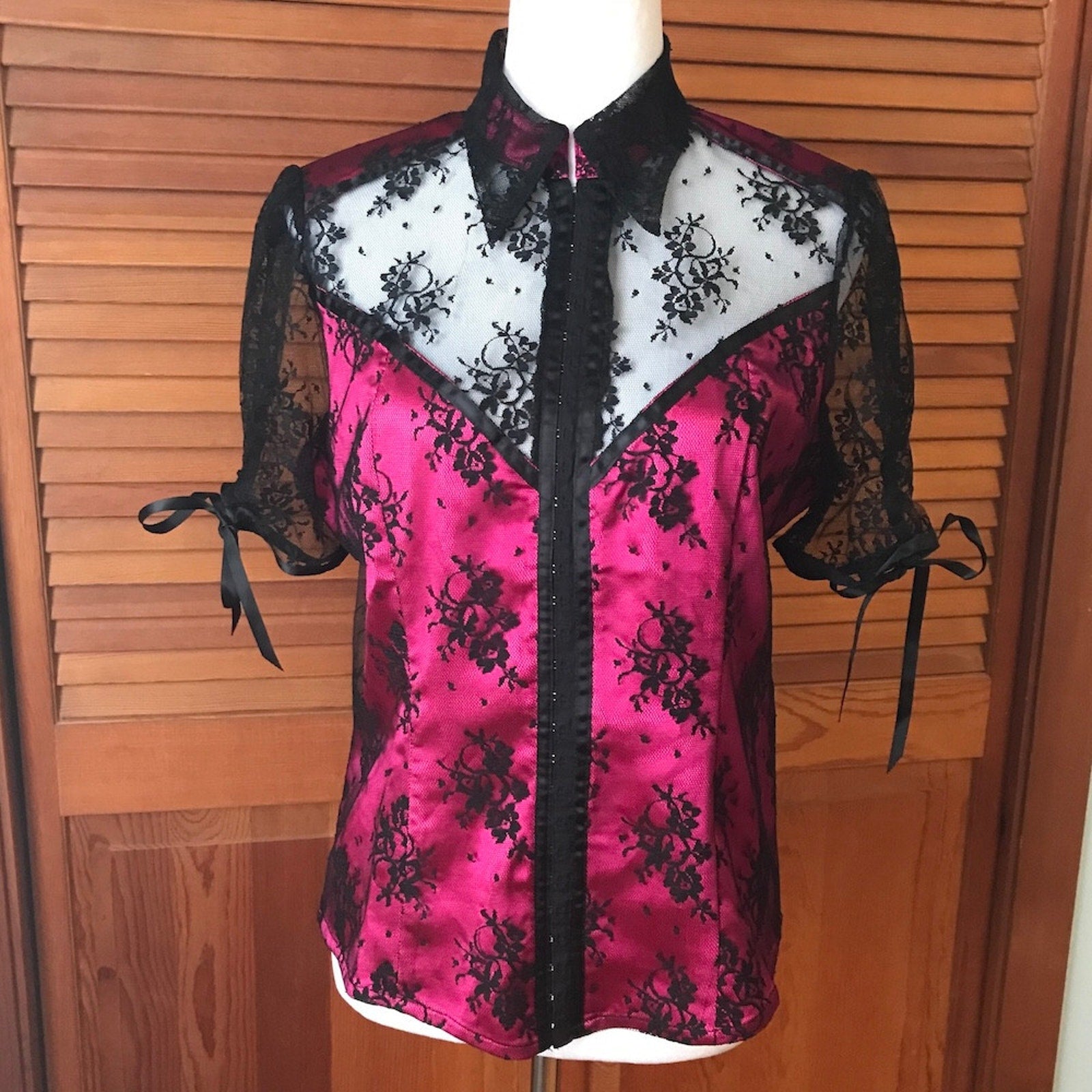 Vintage Lip Service Gothic Victorian Y2K Coquette Fuchsia Black Lace Top XL
