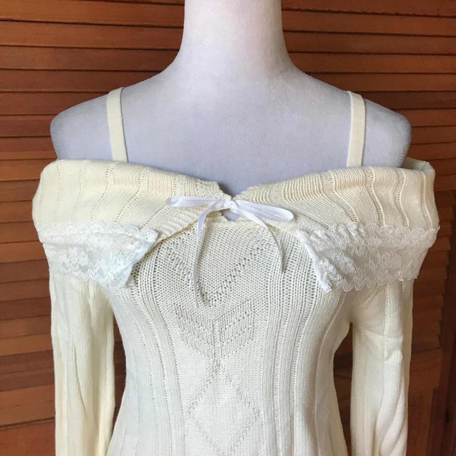 Victorian Lolita Kawaii J-fashion Ivory Fold-Over White Lace Sweater