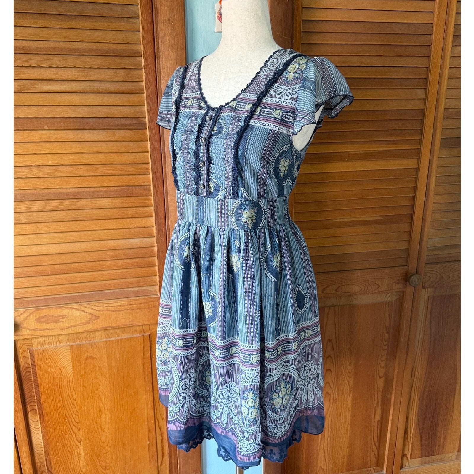 Axes Femme J-Fashion Jirai Kei Himekaji Blue Yellow Flower Medallion Dress M