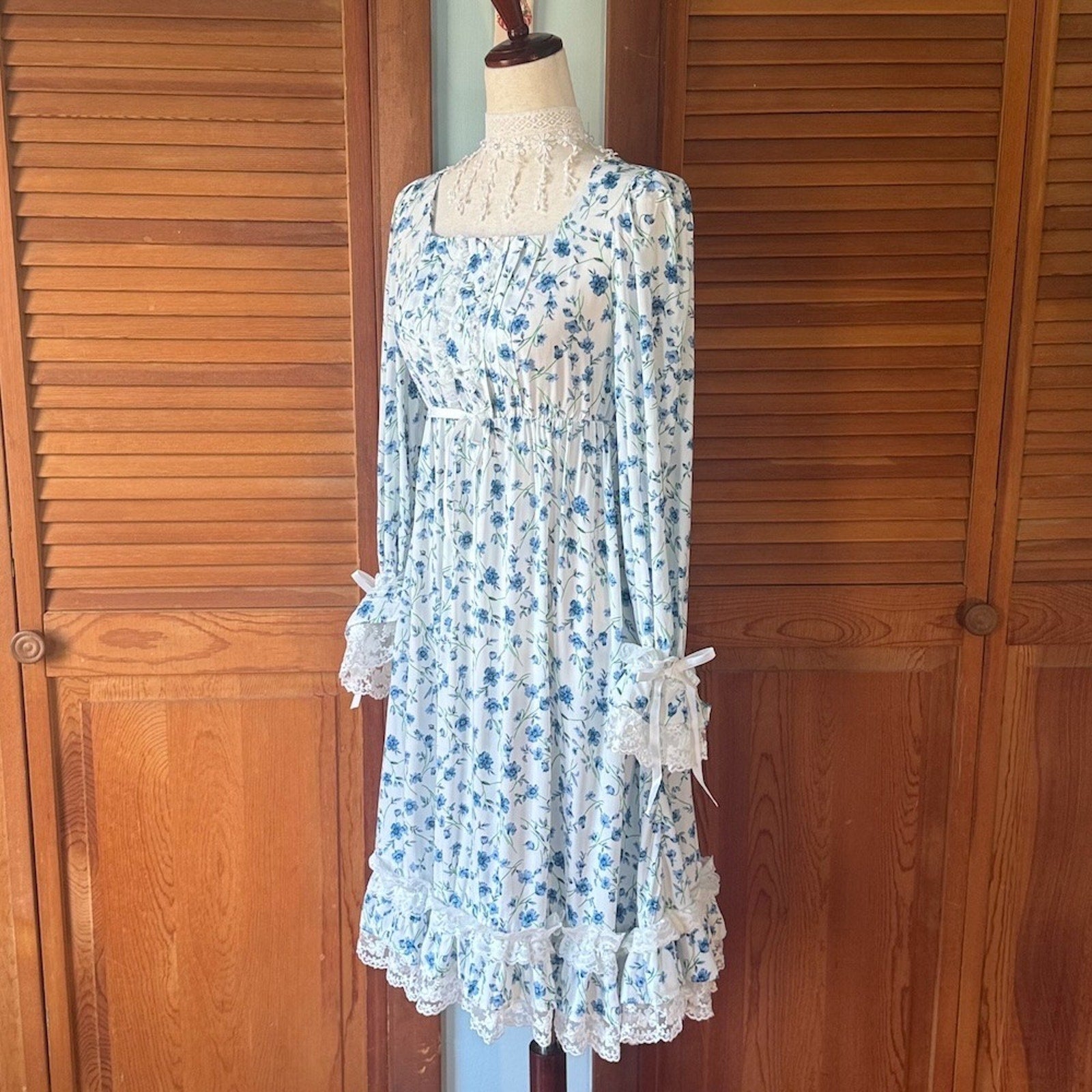 Bodyline J-fashion Gyaru Fairycore Kawaii Dolly White & Blue Floral Dress