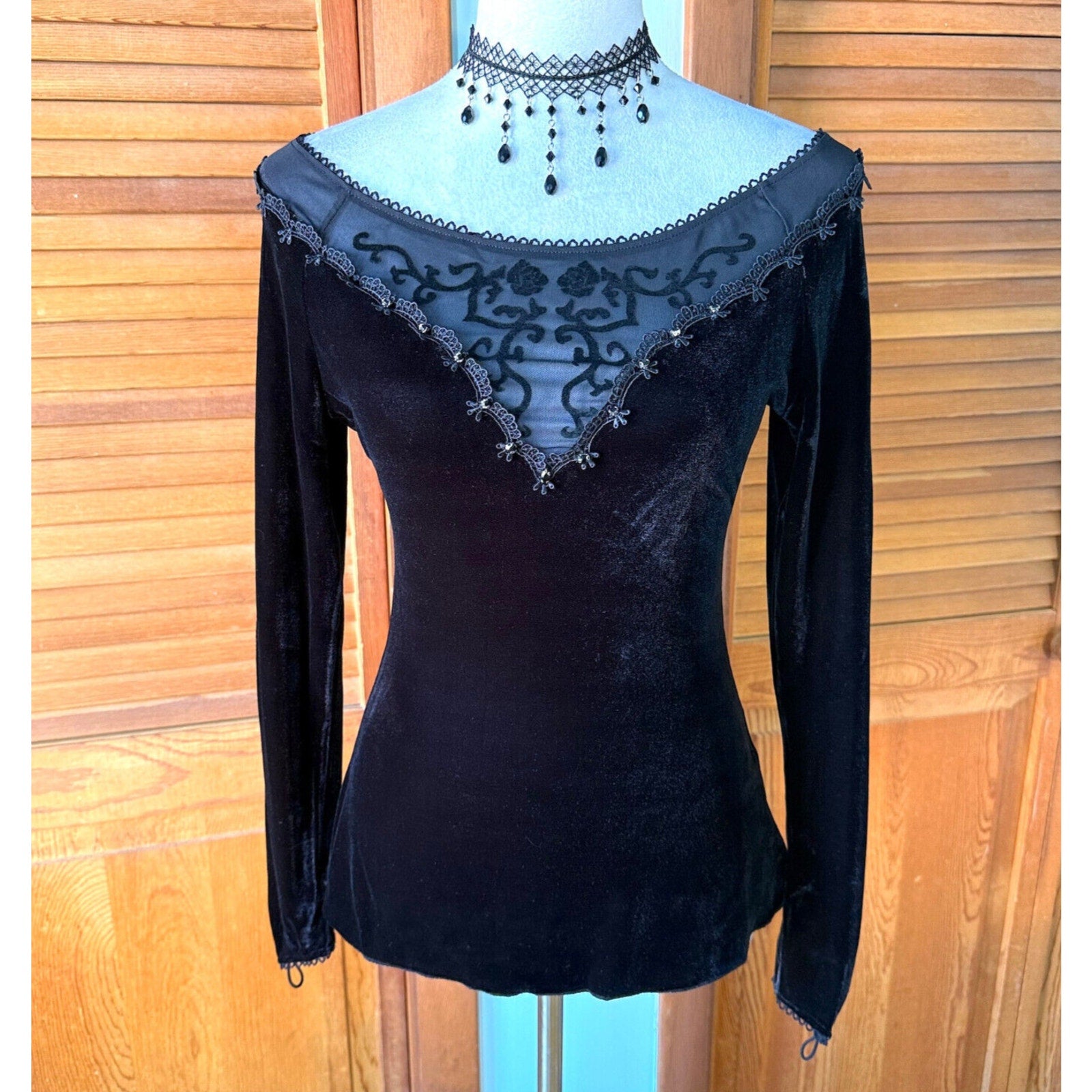 Devil Fashion Gothic Victorian Black Velvet Rose Diva Long Sleeve Top