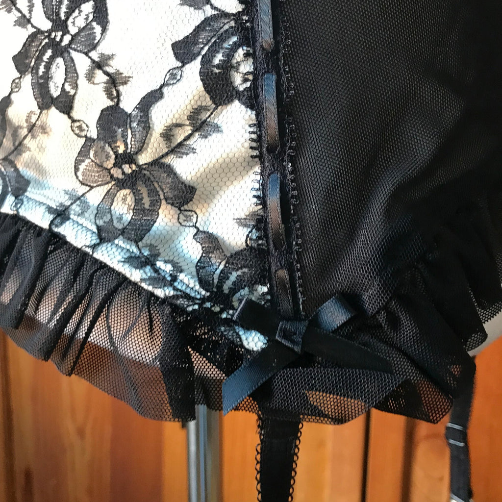 Vintage Lip Service Vaudeville Vamps Gothic Victorian Ivory Garter Belt