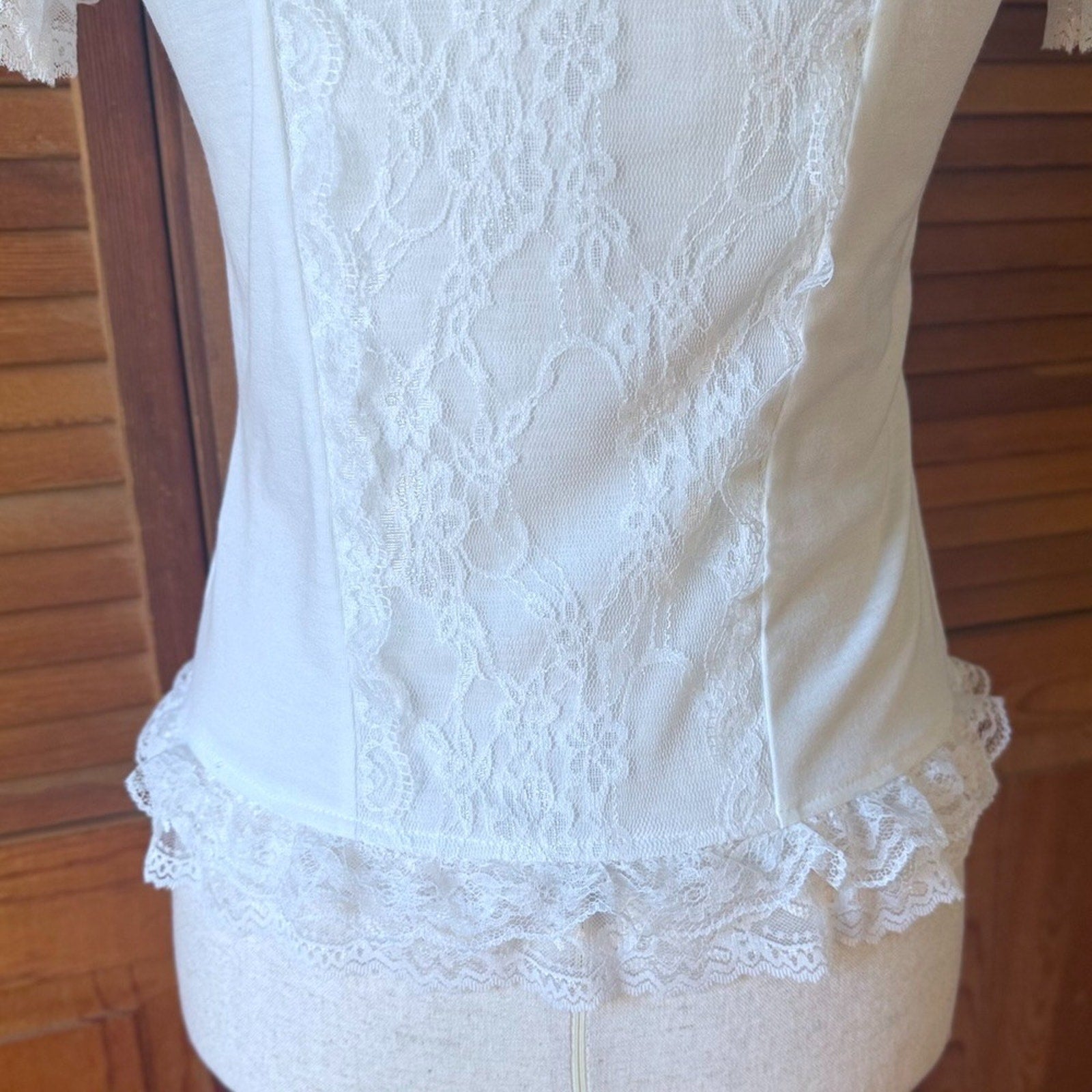 ACDC Rag J-fashion Gyaru Harajuku Dollcore Himekaji White Lace Up Cross Top