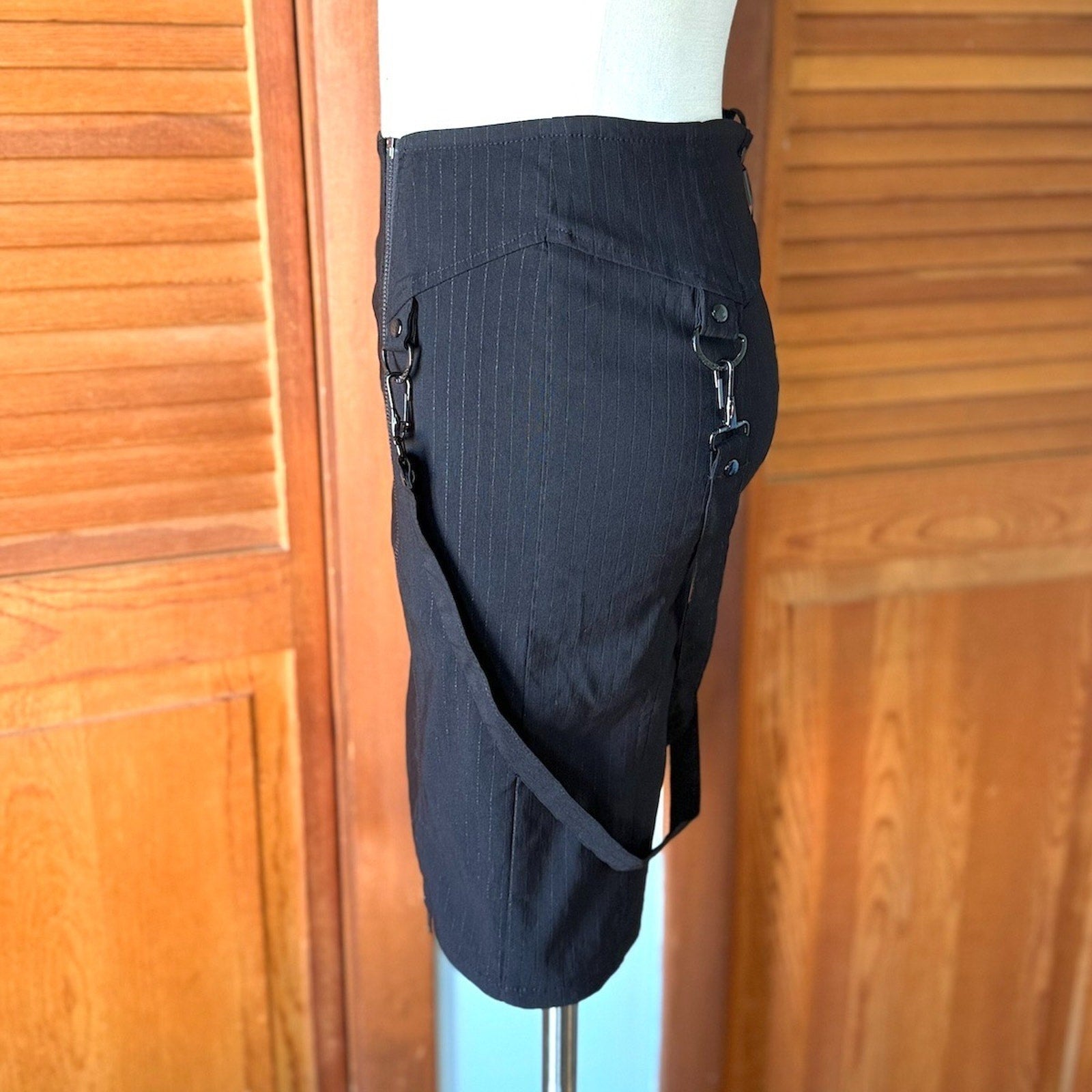 Vintage Lip Service Gangsta Pranksta Goth Punk Lock Bondage Strap Skirt M