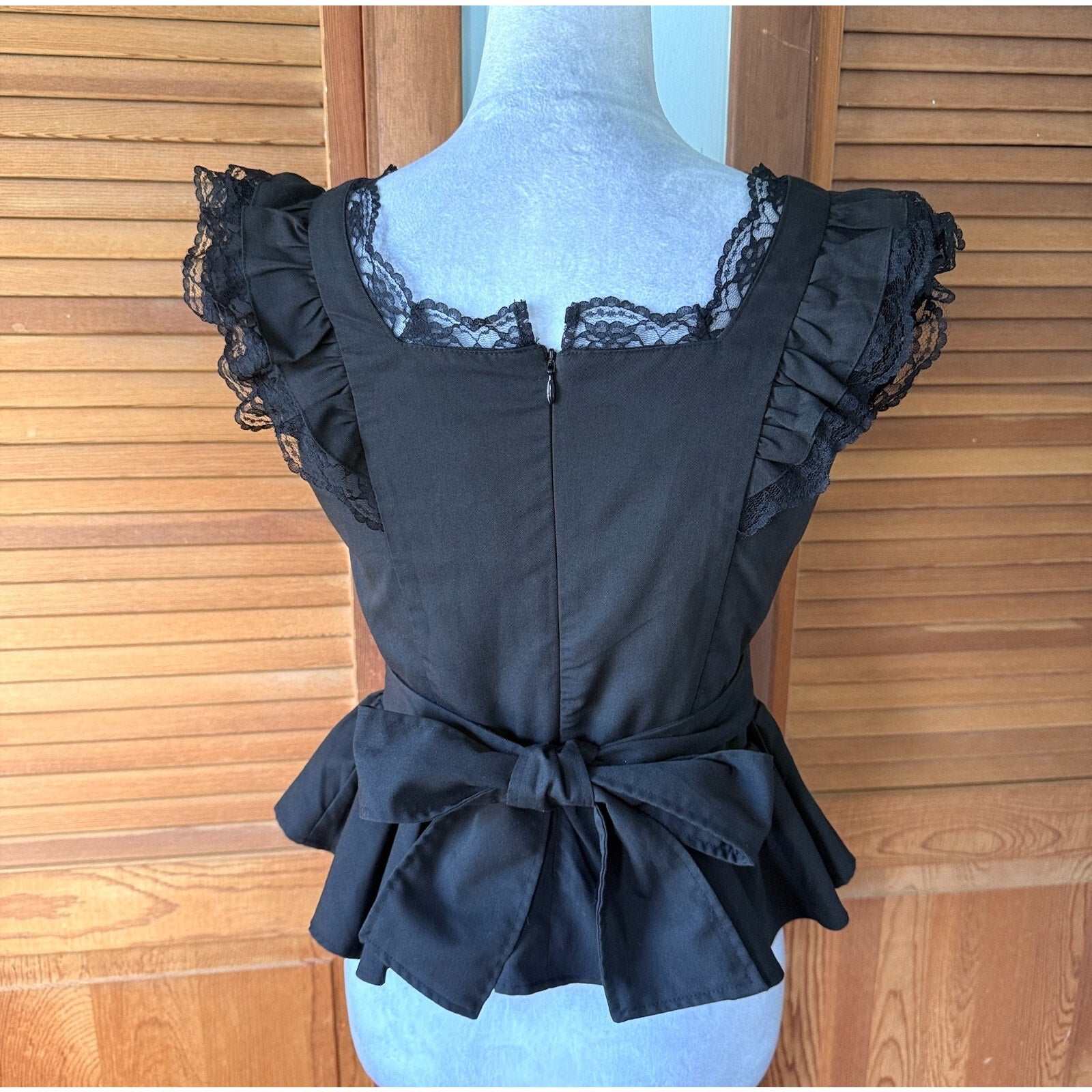 Evelyn Gothic Lolita Victorian EGL J-fashion Jirai Black Ruffle Peplum Top M
