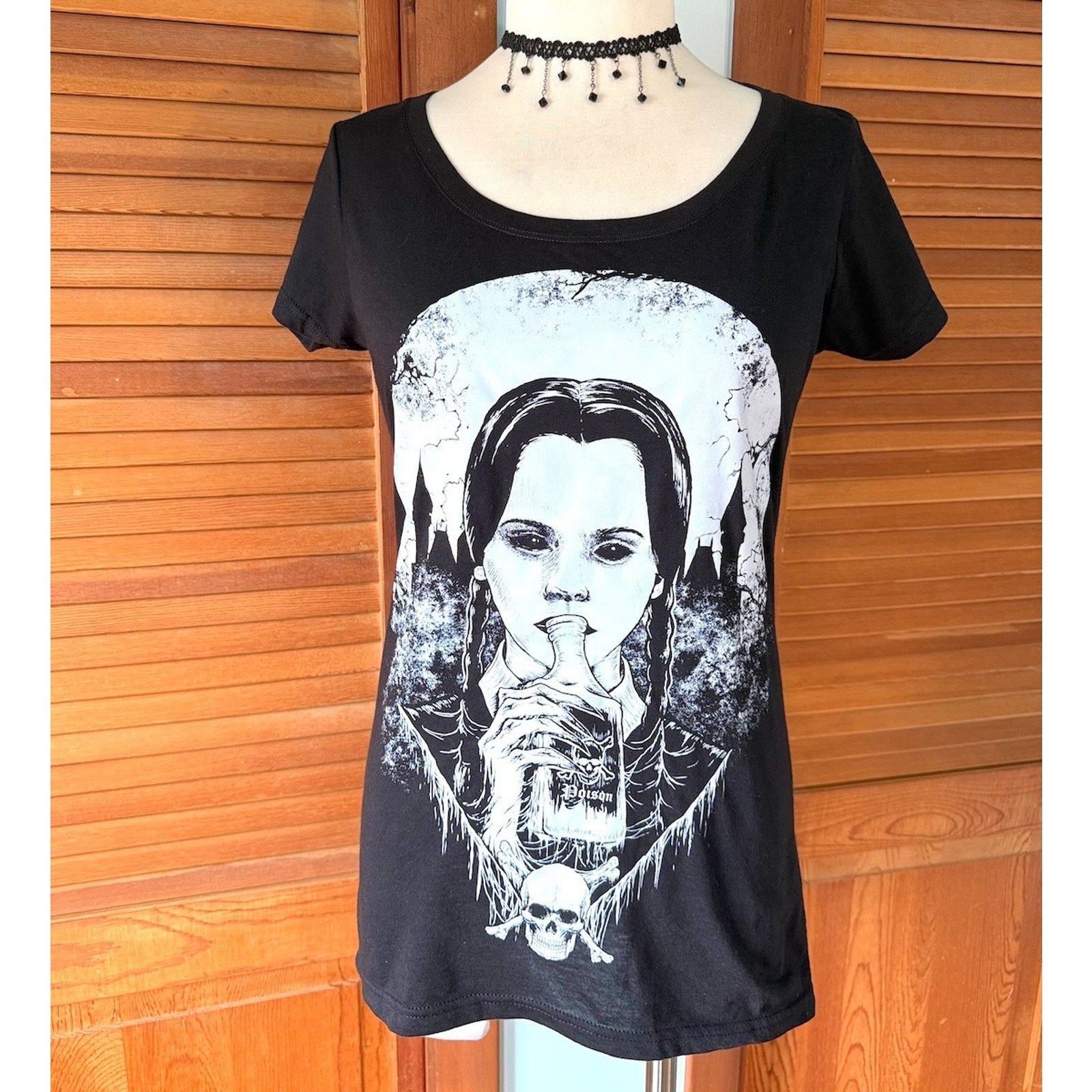 Vampire Freaks Punk Goth Choose Your Poison Wednesday Addams Tee M