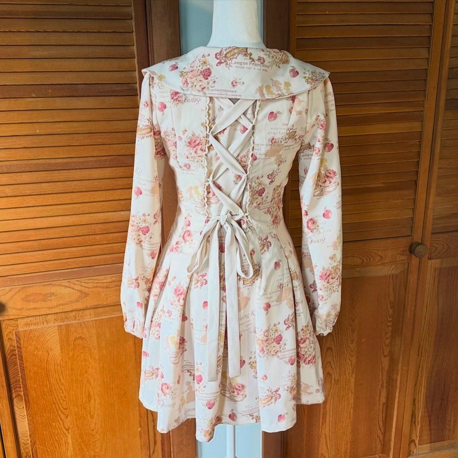 Liz Lisa J-fashion Gyaru Himekaji Victorian Rose Ivory Lace-Up Back Dress XS