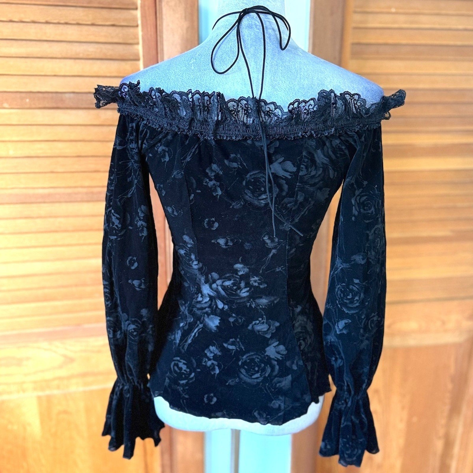 Devil Fashion Gothic Victorian Vampire Black Velvet Rose & Lace Beaded Top