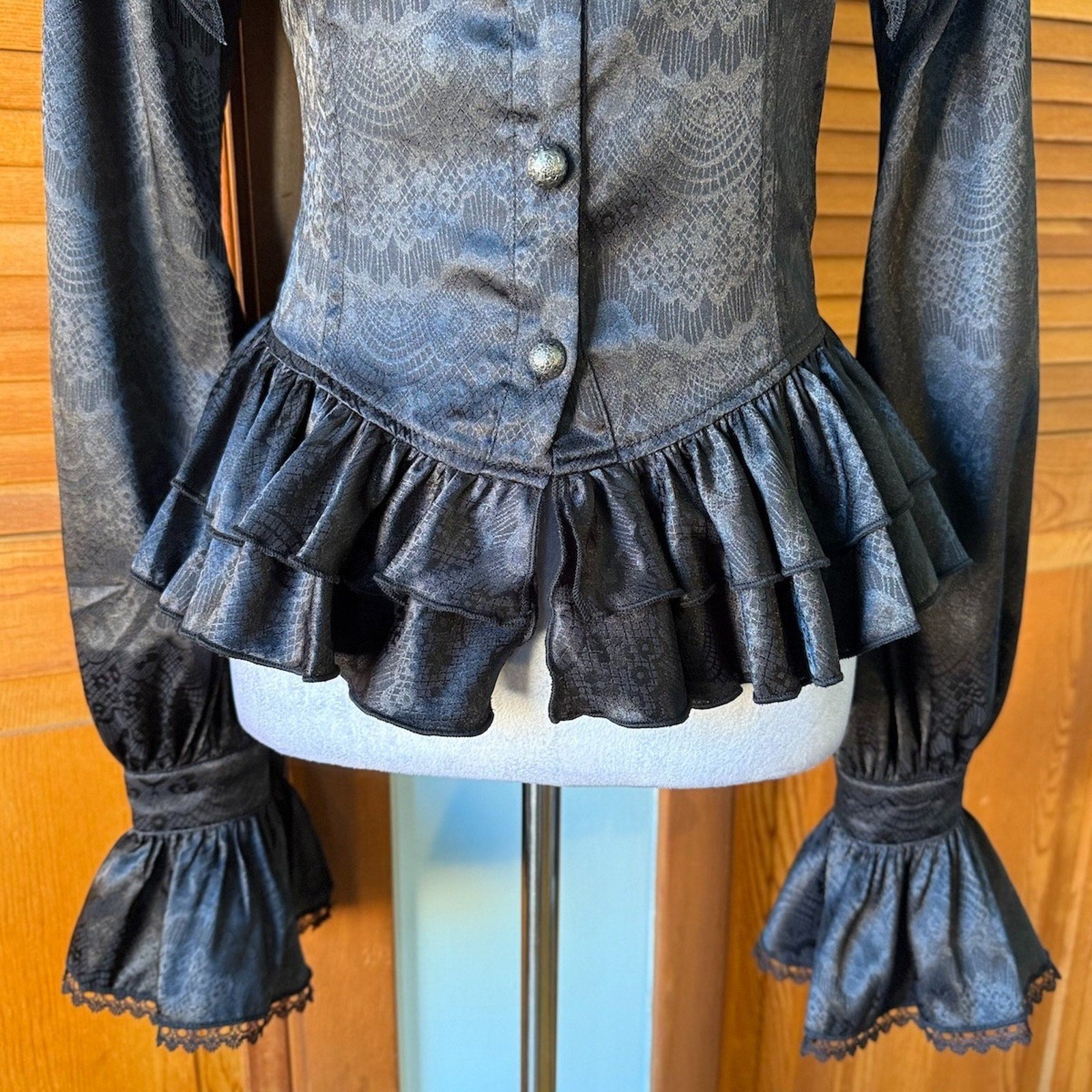 Devil Fashion Gothic Victorian Aristocrat Vkei Ruffle Shoulder Shirt Top