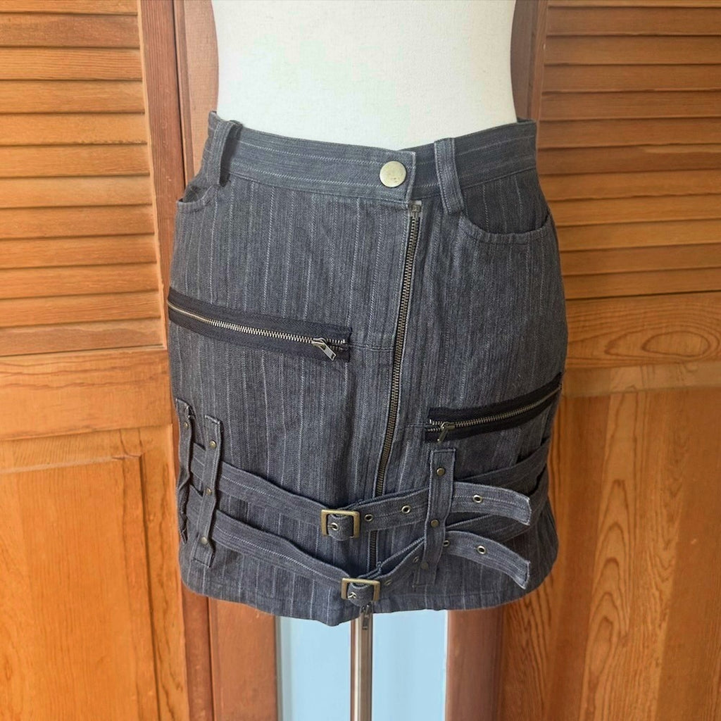 J-fashion Gyaru Black Peace Now Goth Punk Emo Harajuku Gray Belt Mini Skirt S-M