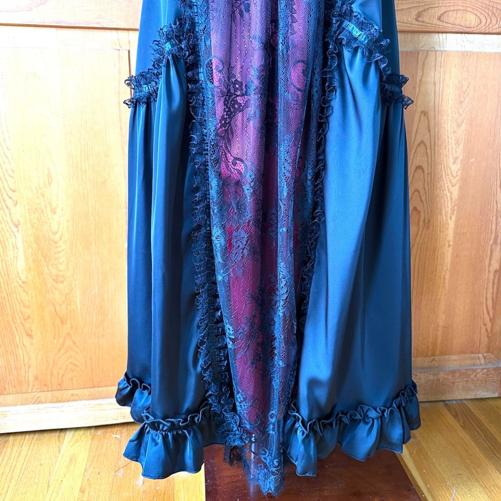 Dark in Love Gothic Victorian Vampire Vkei Black & Red Satin Ruffle Lace Skirt