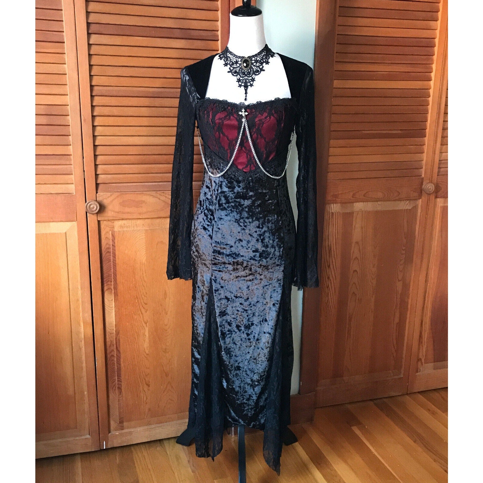 Gothic Victorian Scarlet Dreams Black Velvet & Lace Chain Cross Gown Dress