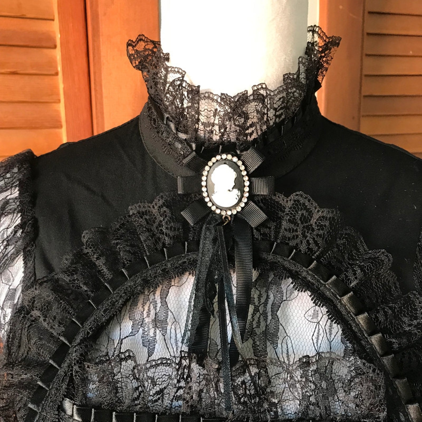 Phaze UK Gothic Lolita Victorian Aristocrat Cosplay Black Lace Up Cameo Top