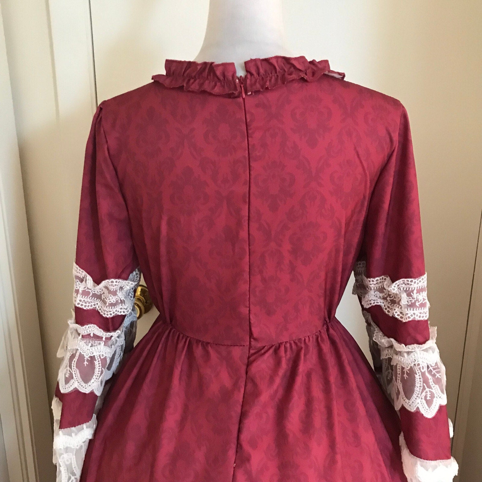 Gothic Victorian Lolita Anime Cosplay Burgundy Ivory Lace Bow Princess Gown