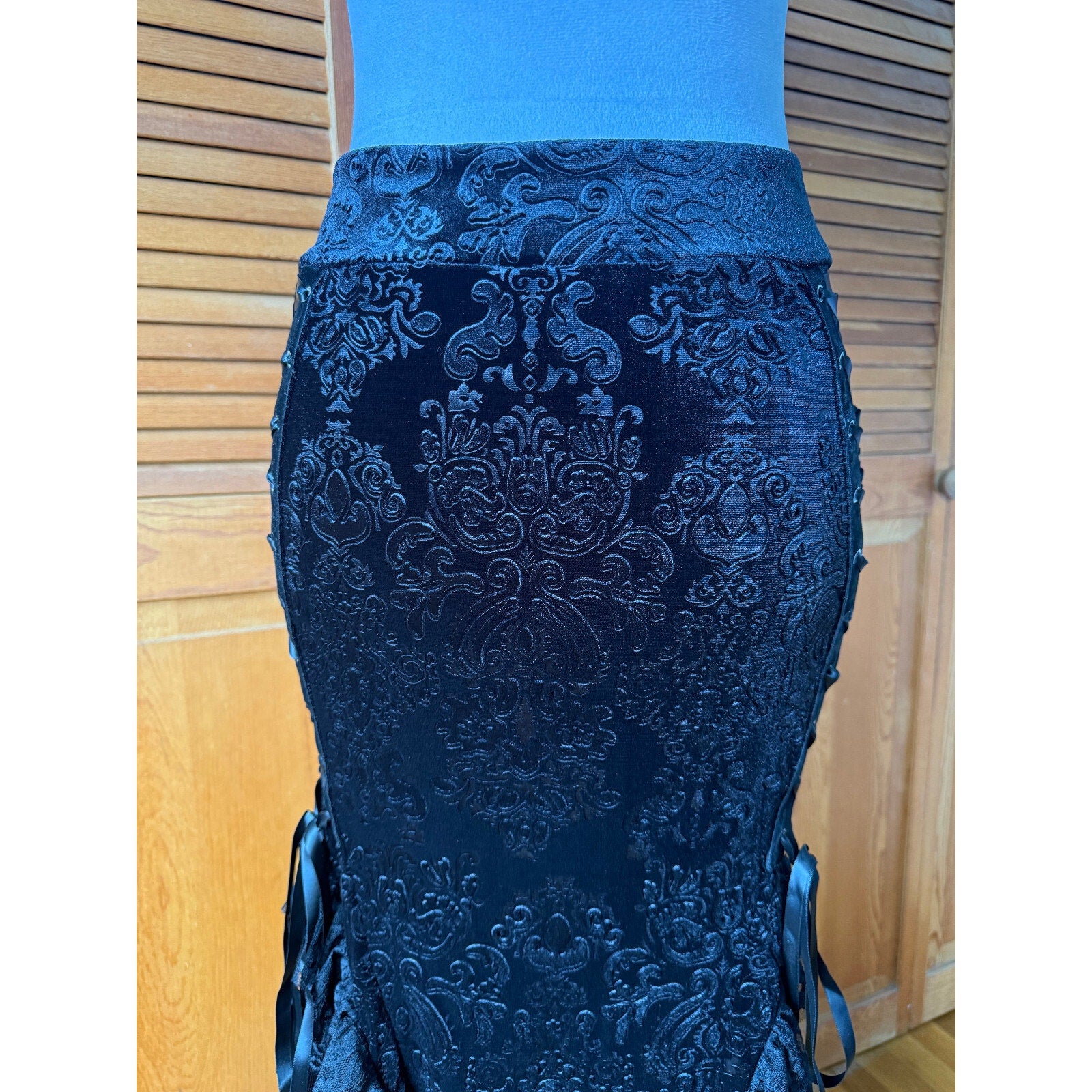Gothic Victorian Vkei Velvet Eden Black Damask Velvet Lace-Up Ruffle Skirt