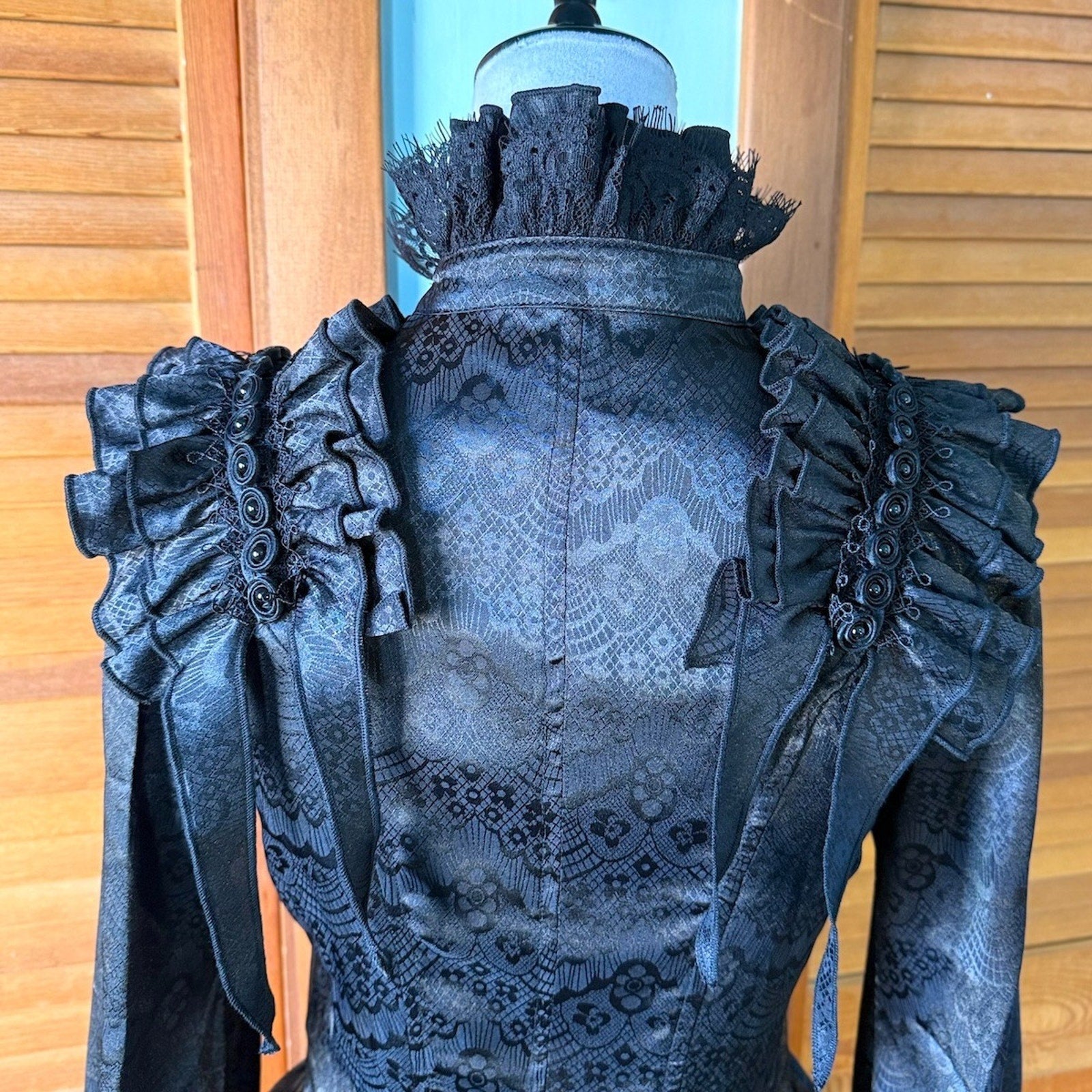 Devil Fashion Gothic Victorian Aristocrat Vkei Ruffle Shoulder Shirt Top