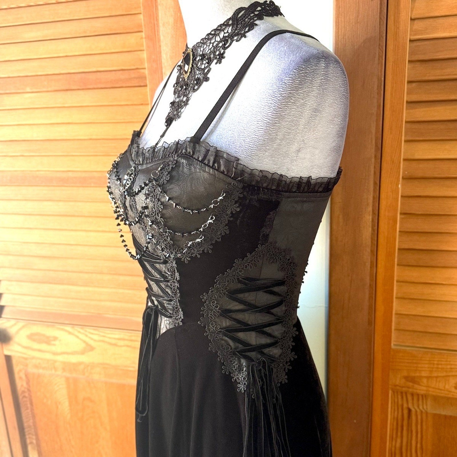 Devil Fashion Gothic Victorian Vampire In the Cover of the Night Black Dress