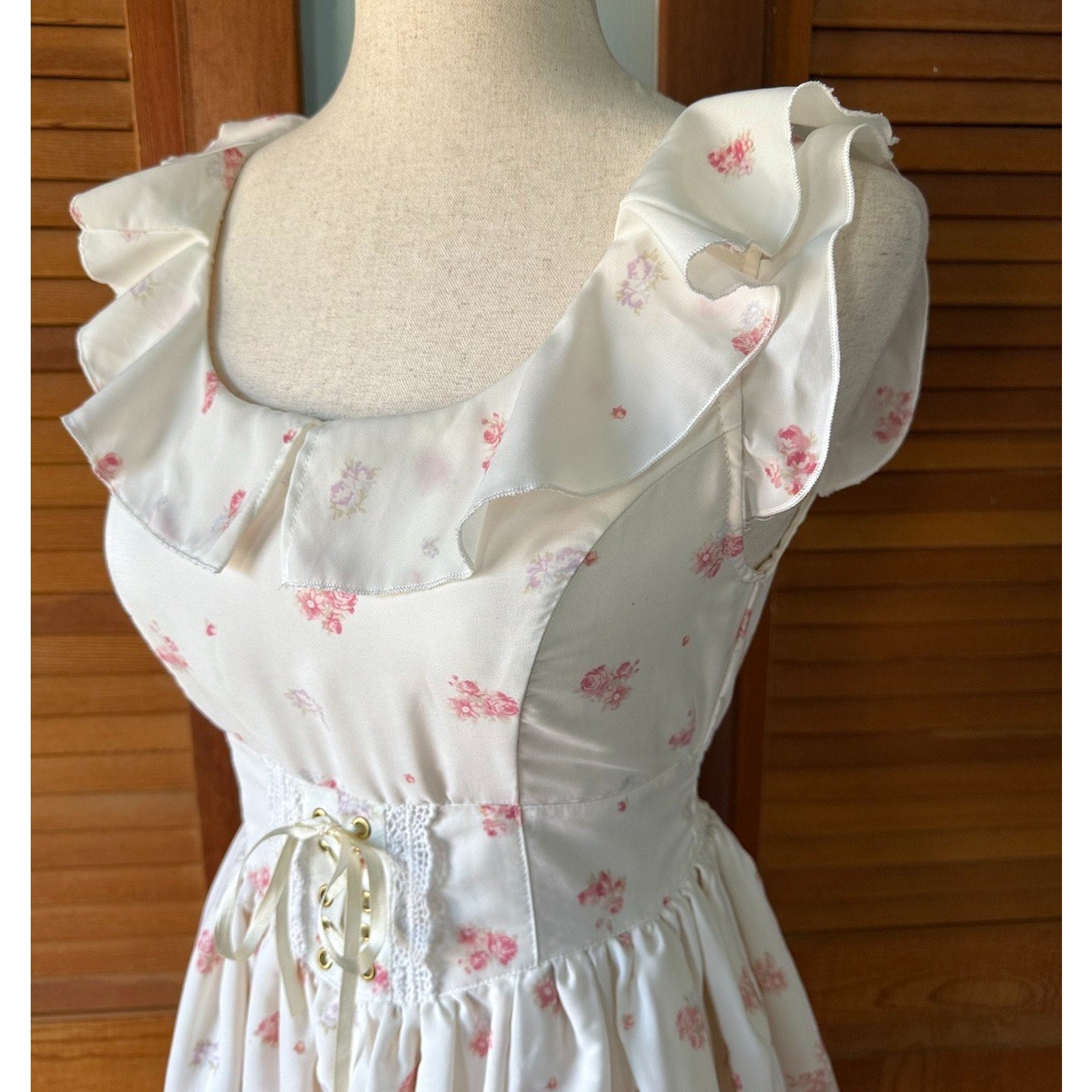 Liz Lisa J-fashion Lolita Jirai Gyaru Dollcore Whimsigoth White Pink Dress XS