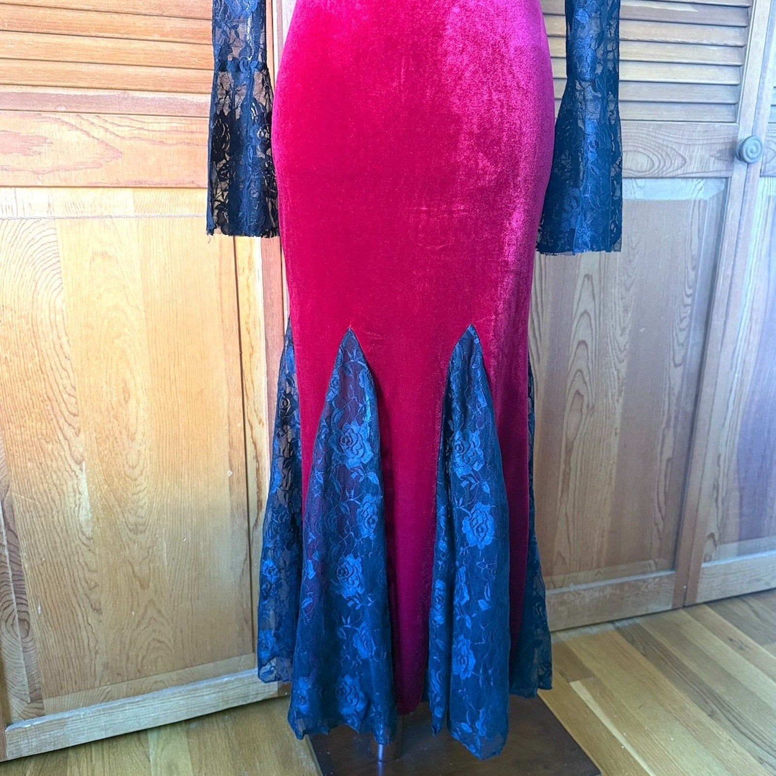 Gothic Victorian Vampire Blood Flowers Red Velvet & Black Lace Gown Dress