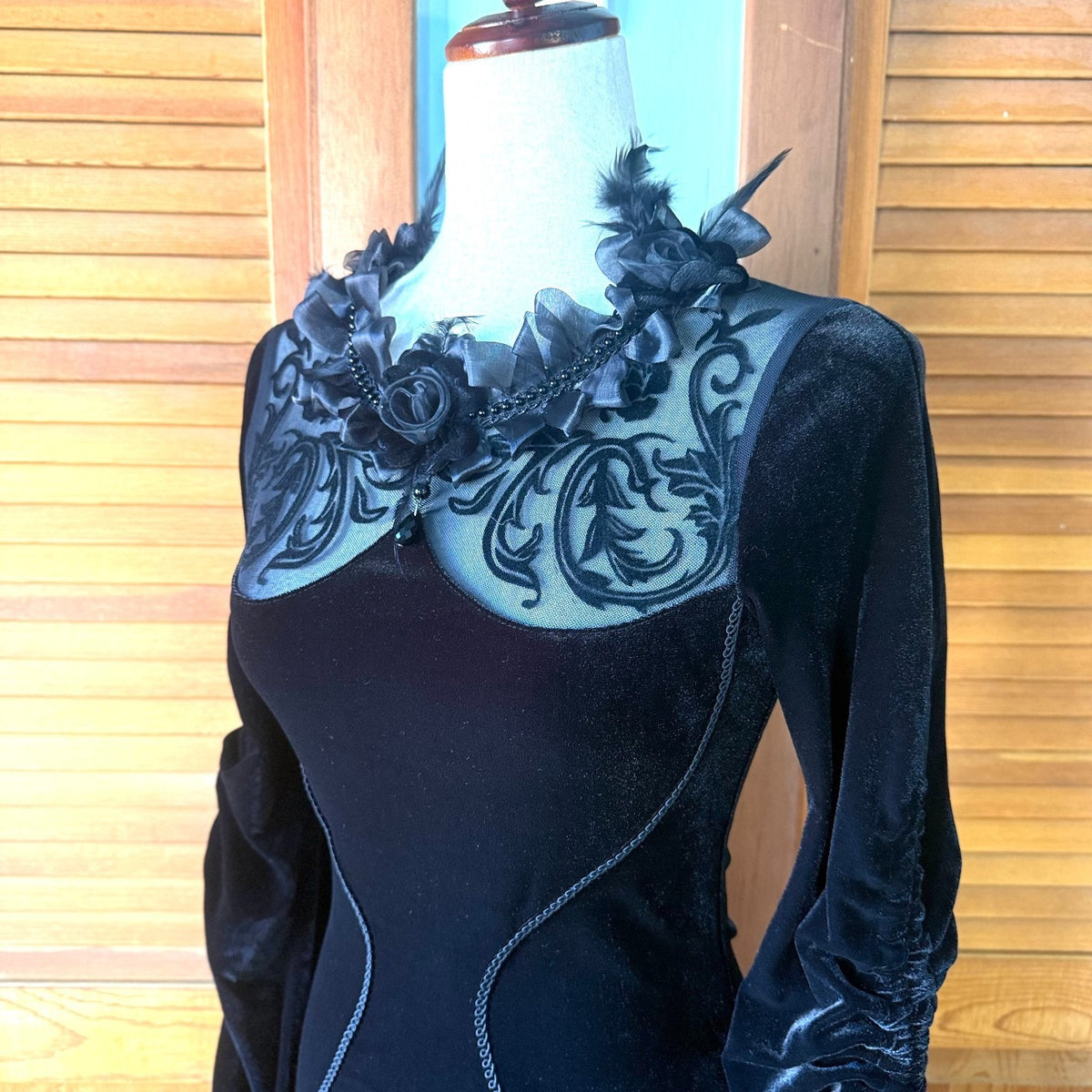 Devil Fashion Gothic Victorian Vampire Cruel Mistress Black Velvet Gown