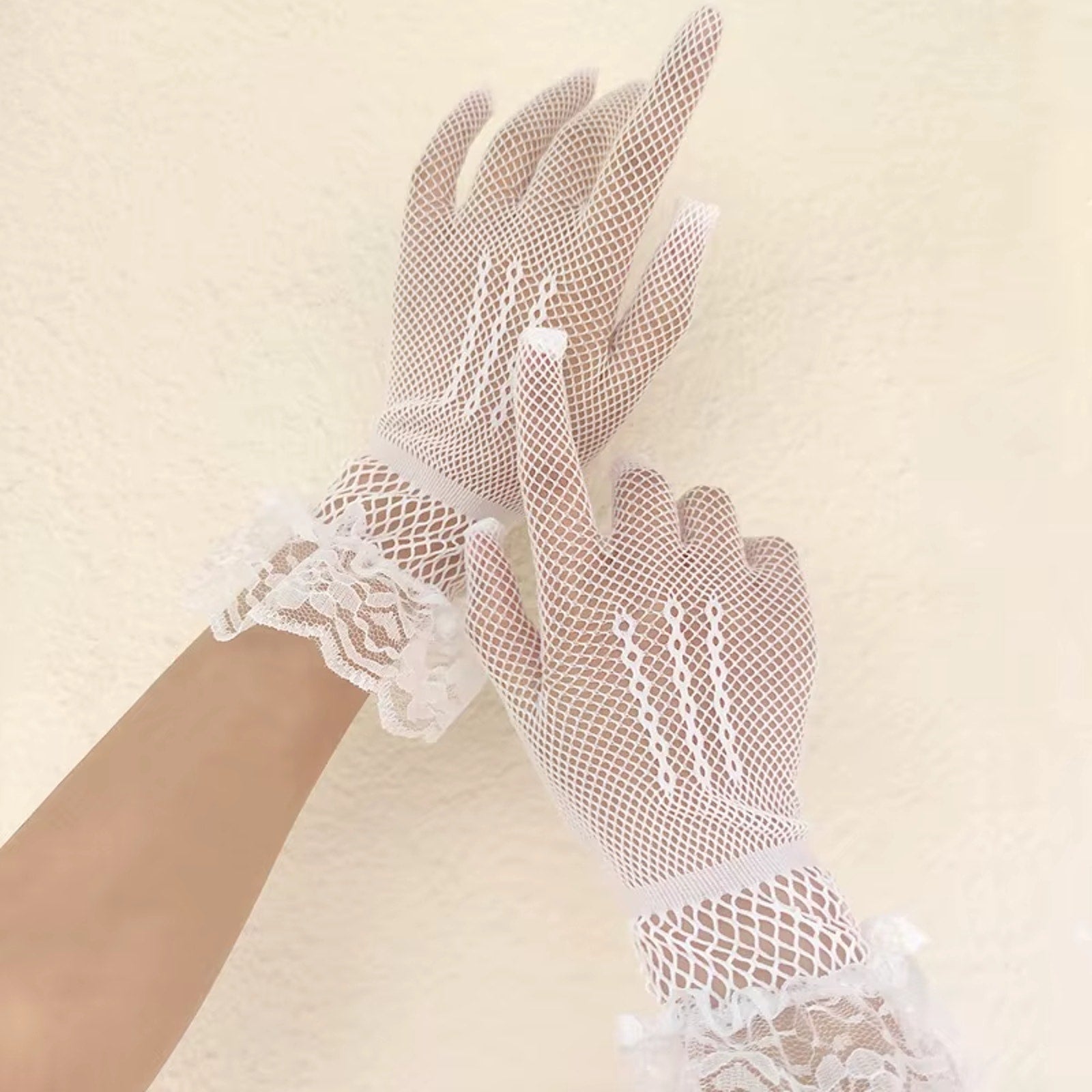 Gothic Victorian Lolita EGL Lolita Vampire White Fishnet Lace & Bow Gloves