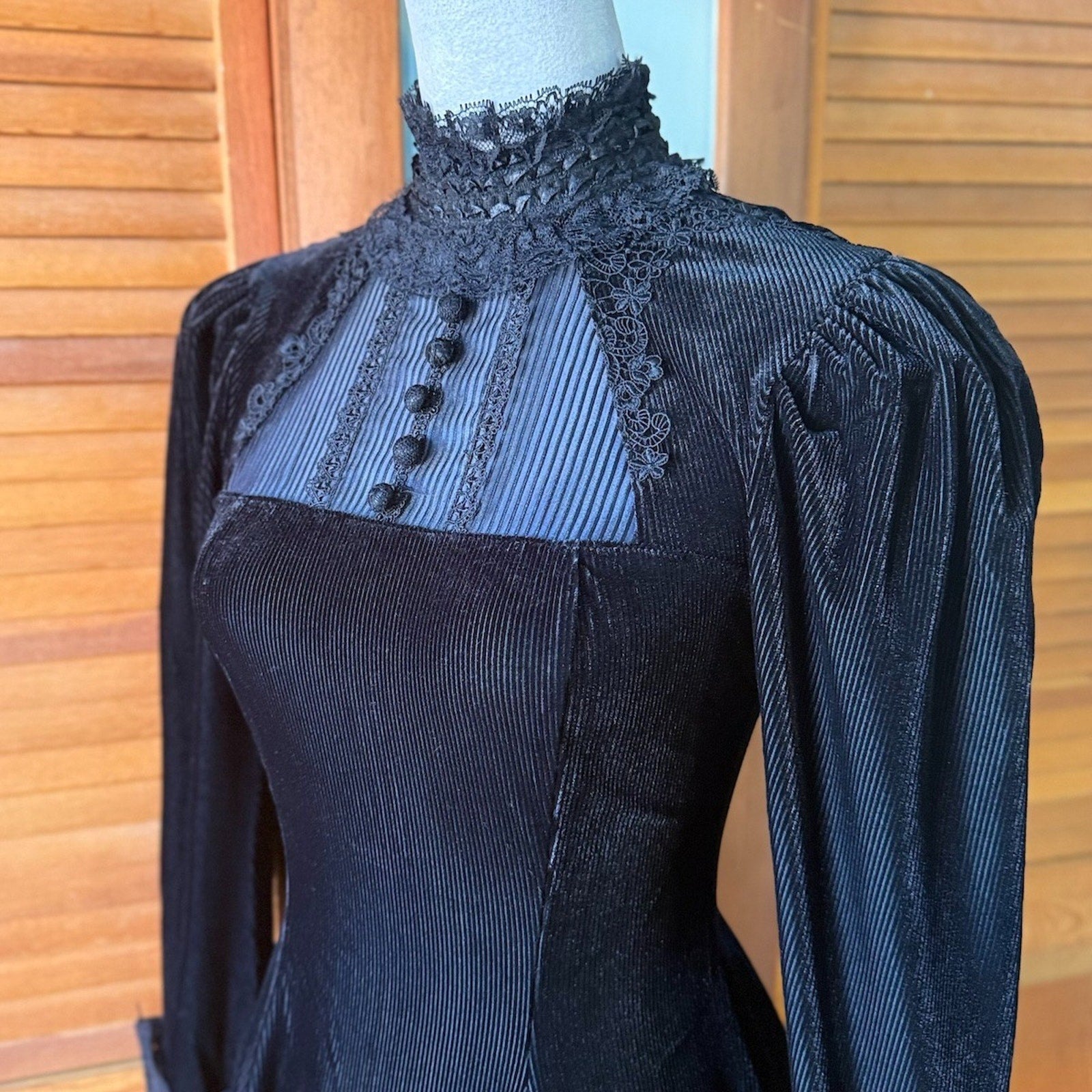 Dark In Love Gothic Victorian Lolita The Netherworld Black Velveteen Dress