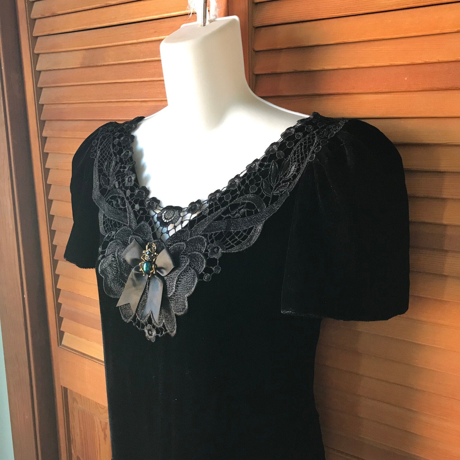Vintage Gothic Lolita EGL Beetle Mania Black Velvet Lace & Bow Dress XS