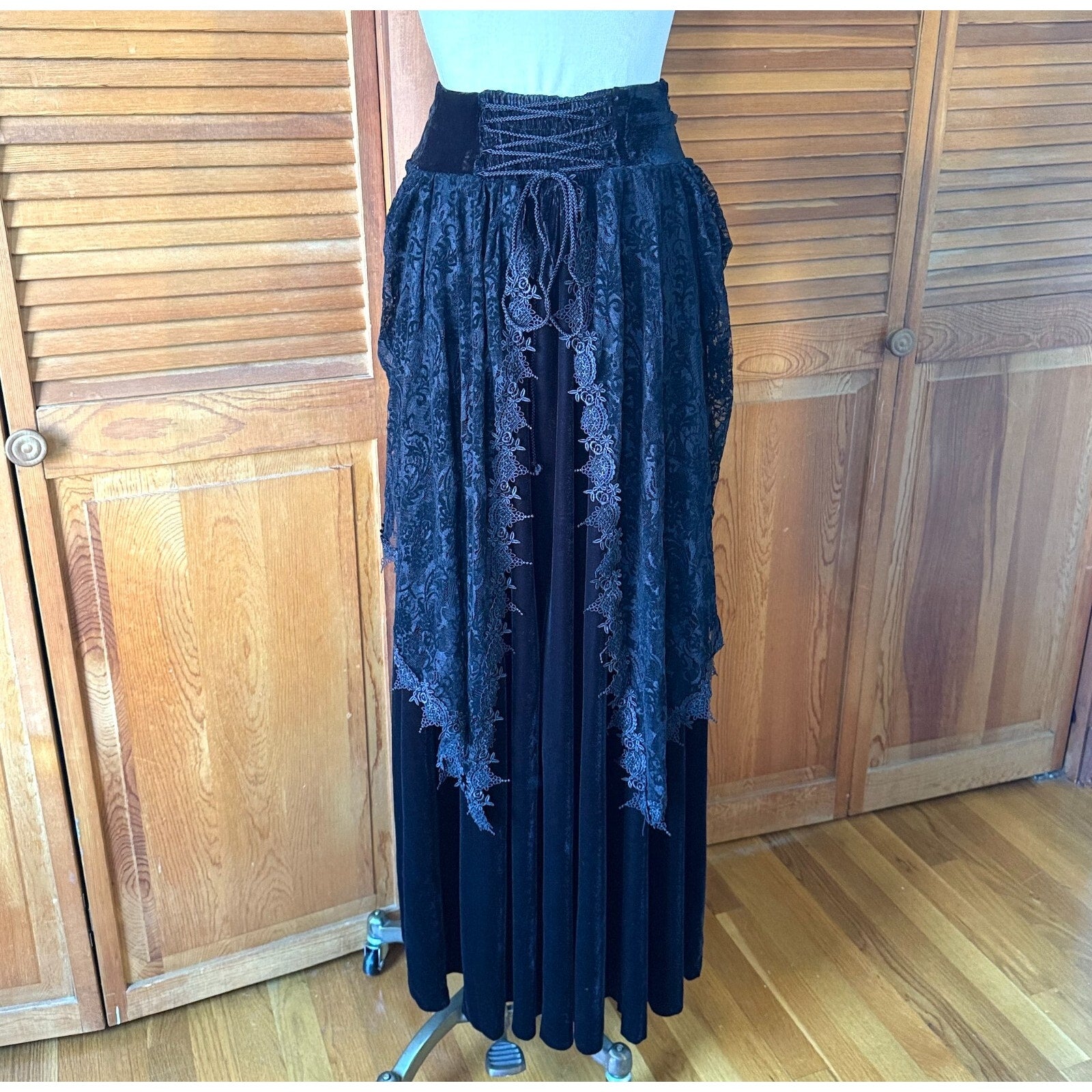 Devil Fashion Gothic Victorian Vkei Black Velvet Flora Queen Long Skirt