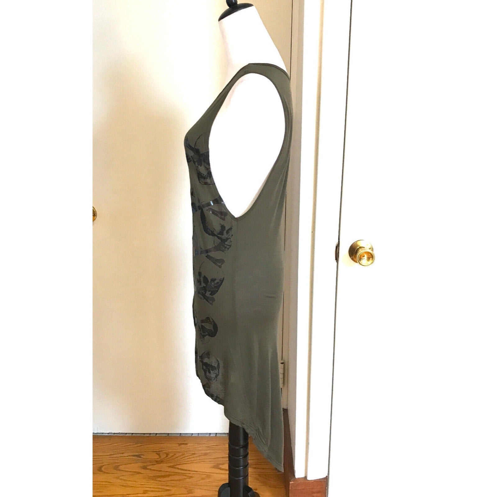 Tomb Raider Hi-Lo Goth Punk Steampunk Skull Crossbones Army Green Tunic Top S