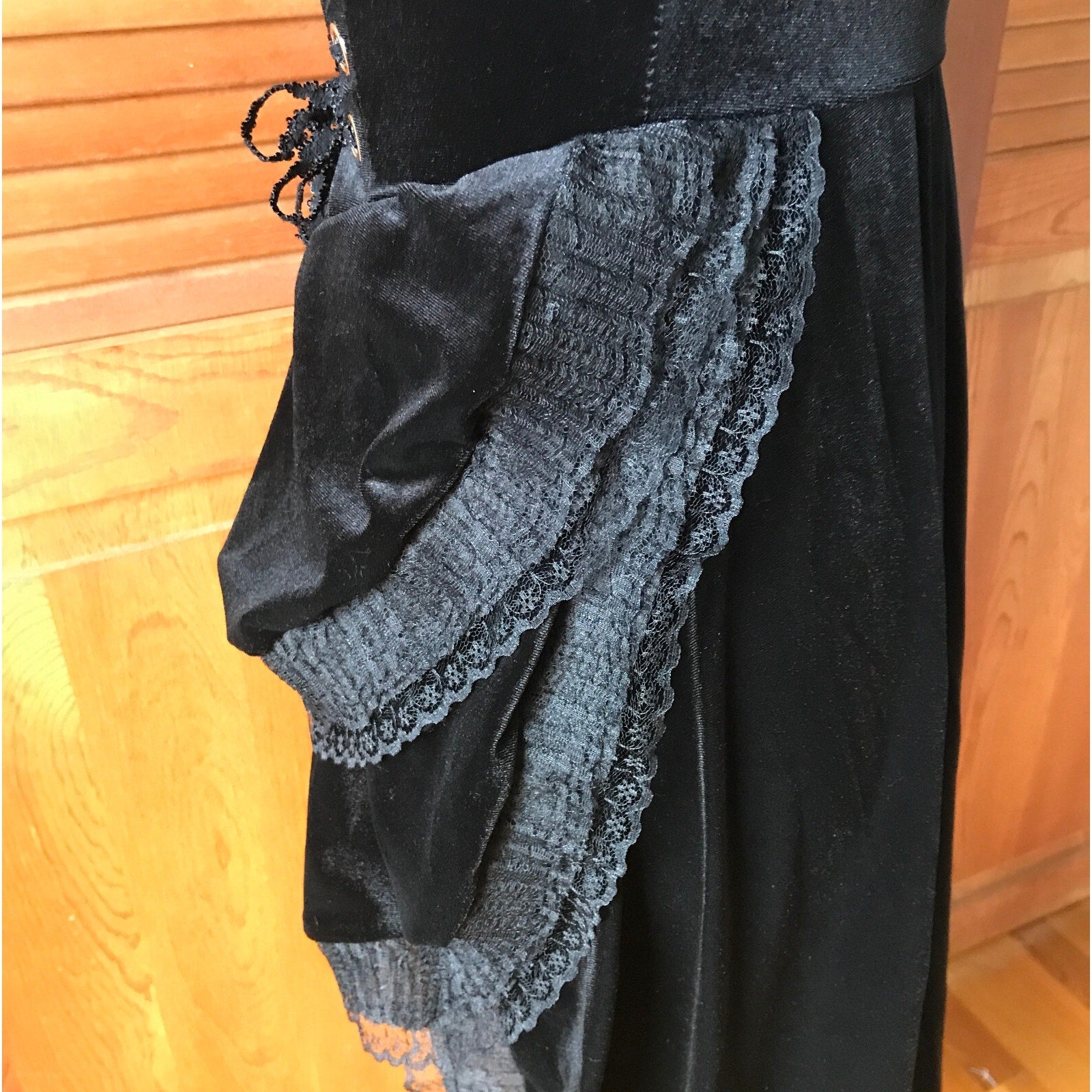 Gothic Victorian Torture Petals Black Velvet High Low Lace-Up Gown Dress S