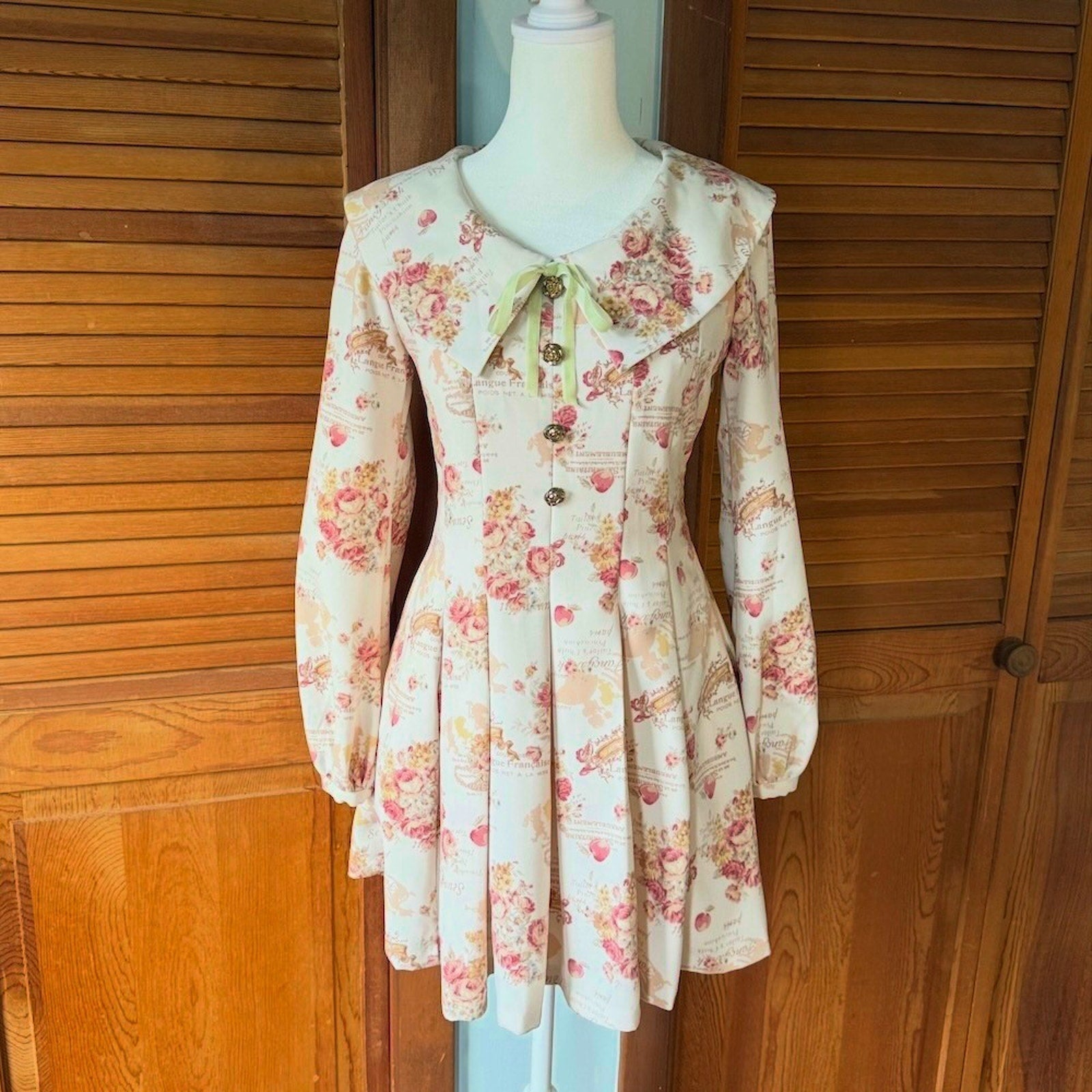 Liz Lisa J-fashion Gyaru Himekaji Victorian Rose Ivory Lace-Up Back Dress XS