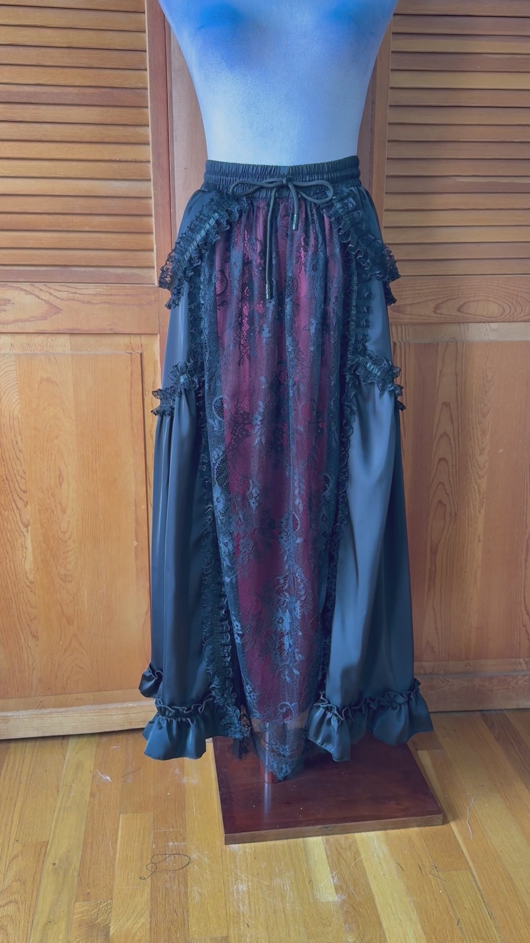 Dark in Love Gothic Victorian Vampire Vkei Black & Red Satin Ruffle Lace Skirt