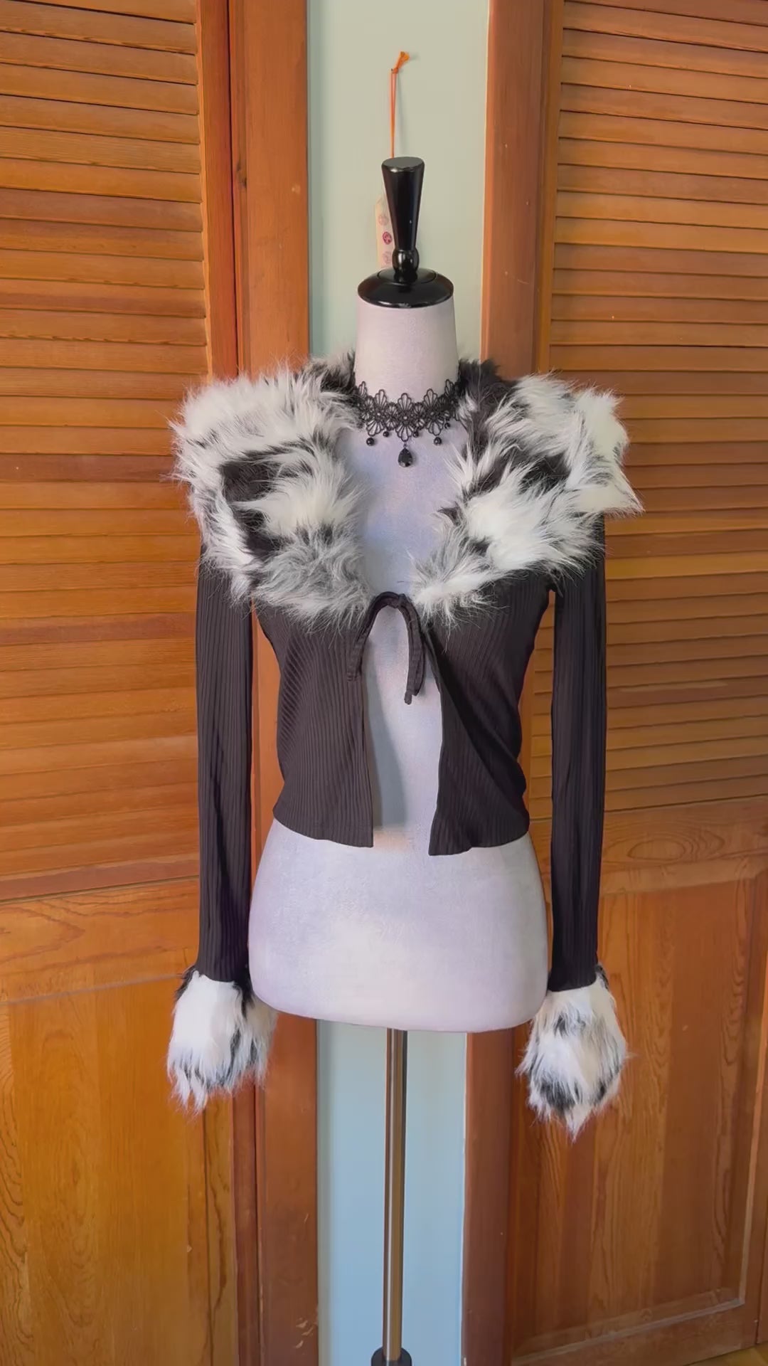 Jawbreaker Goth Punk Werewolf Mistress Faux Fur Collar & Cuffs Cardigan