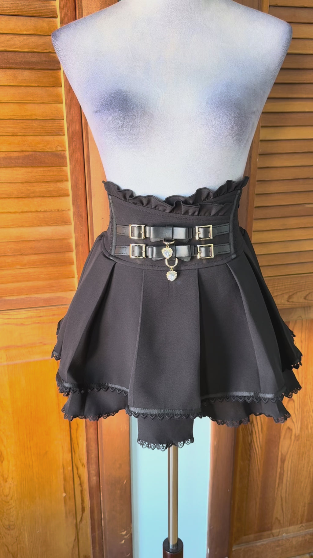 J-Fashion Jirai Kei Gyaru Harajuku Heart & Buckle Black Mini Skirt Skort