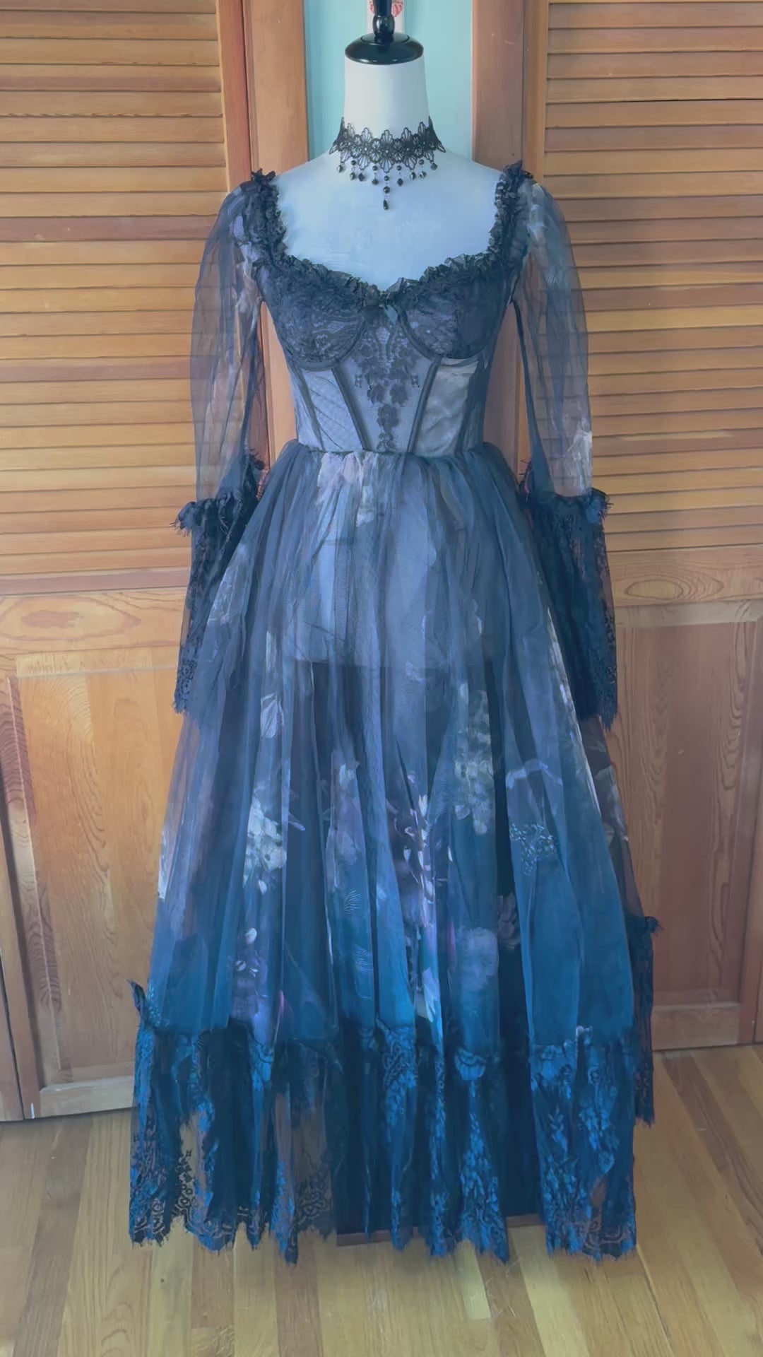 Dolls Kill Gothic Victorian Halloween Queen of Fairies Garden Goth Gown S