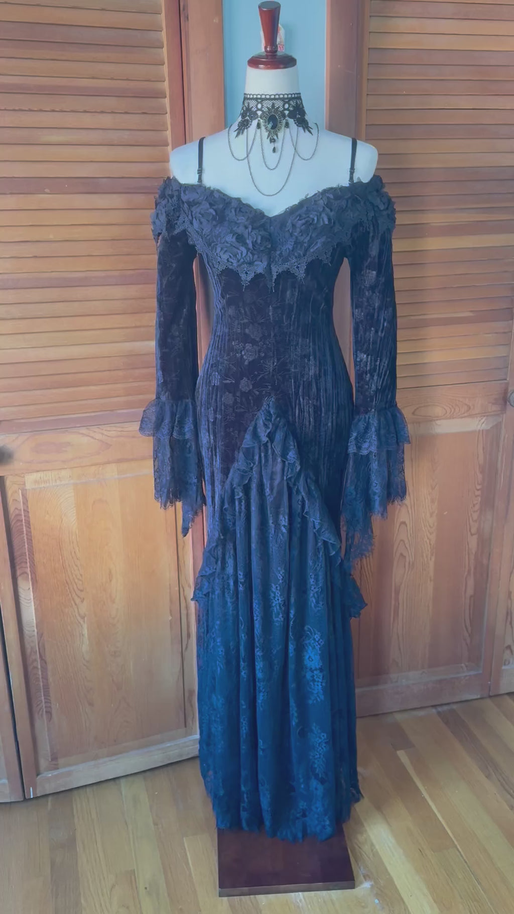 Dark in Love Gothic Victorian Vampire Rose Luxe Black Velvet & Lace Gown